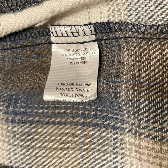 Fashion Nova Over-sized Plaid Shacket Jacket - Picture 9 of 9